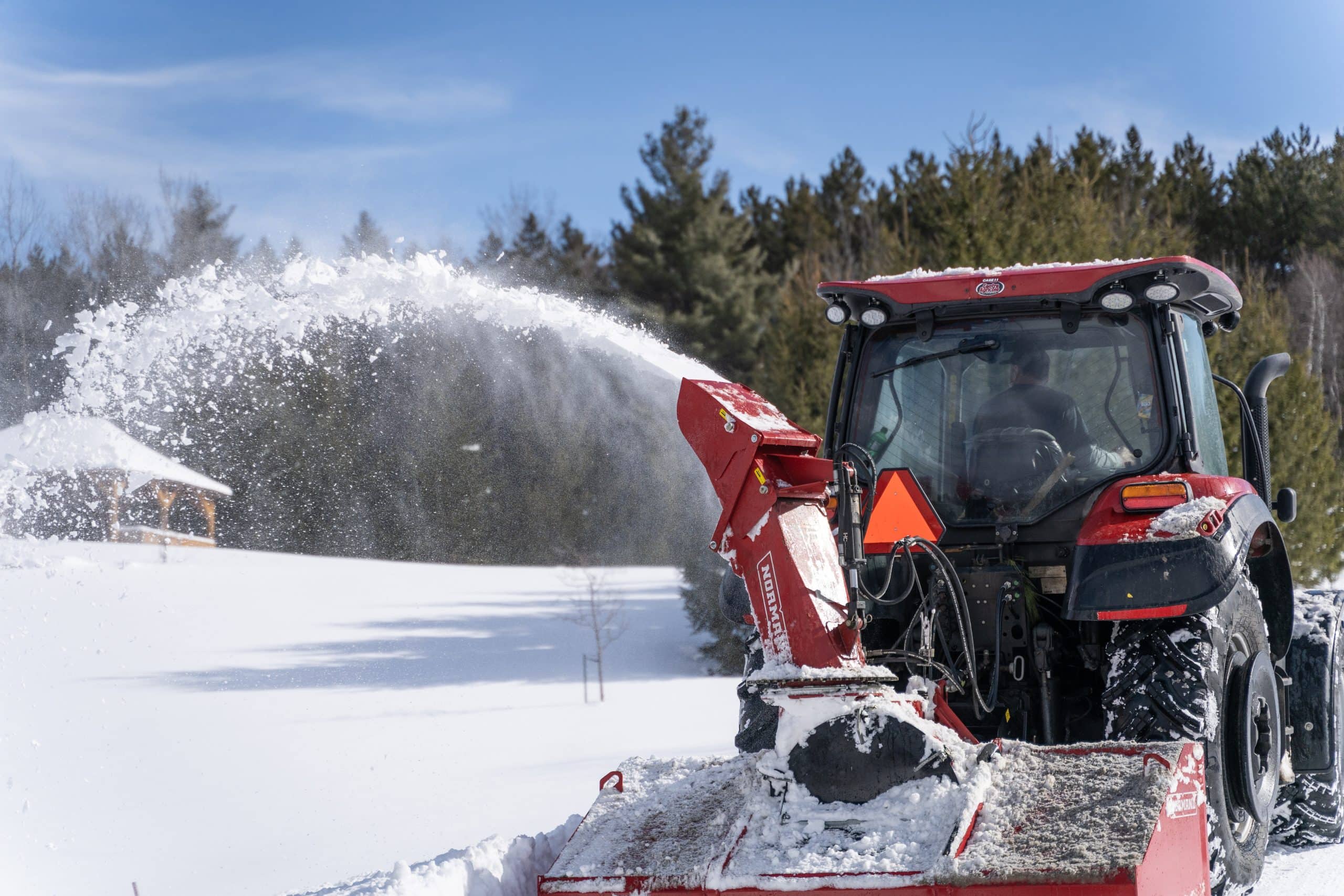 Déneigement de toitures résidentielles et commerciales